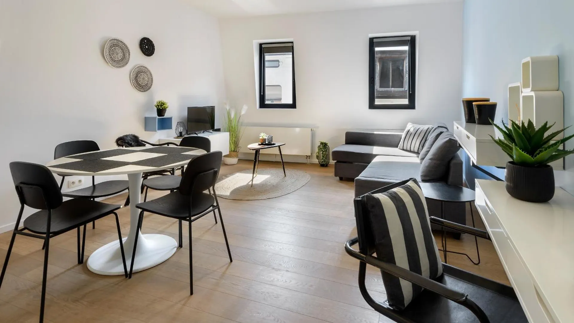 Aparthotel R73 Apartments By Domani Hotels Antverpy
