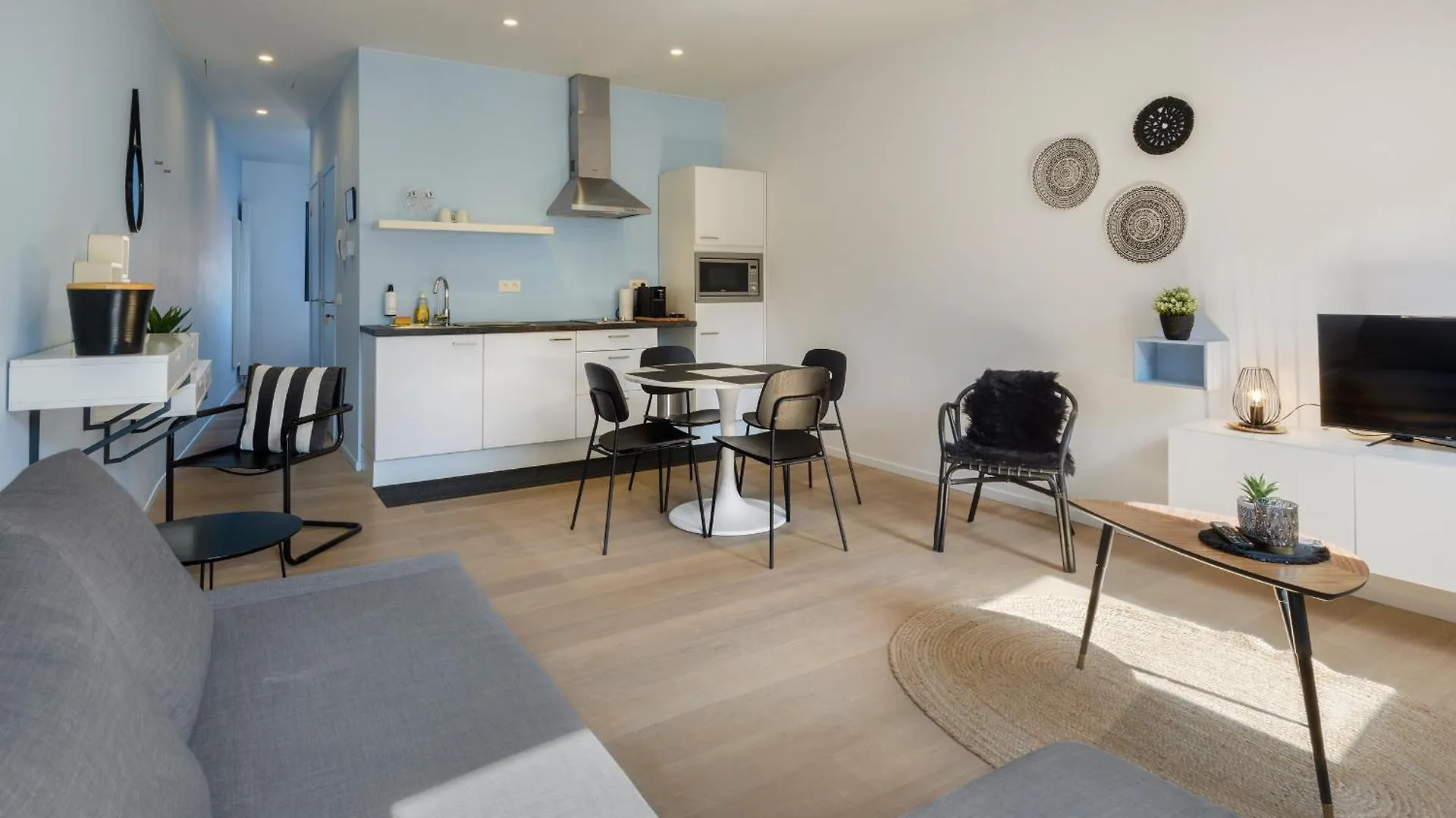 R73 Apartments By Domani Hotels Antverpy Belgie
