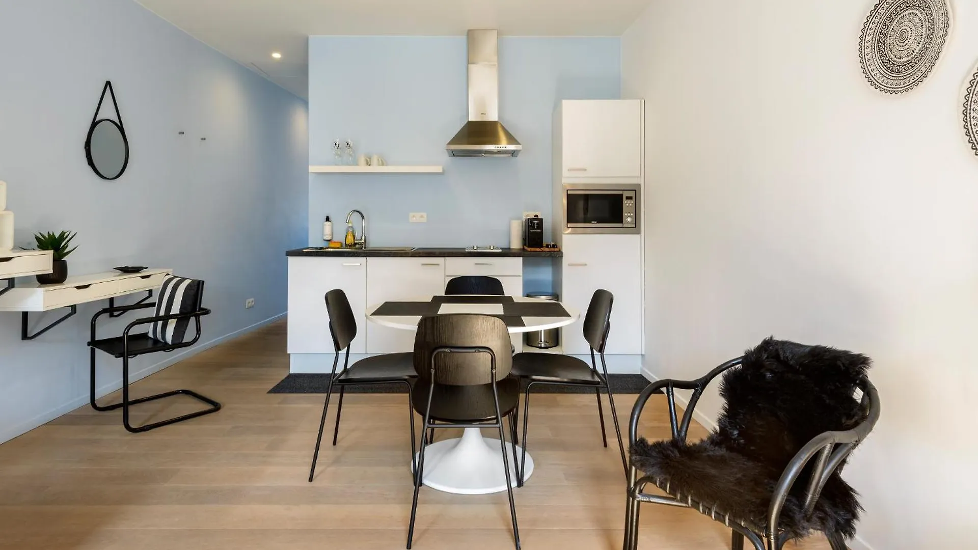R73 Apartments By Domani Hotels Antverpy Aparthotel