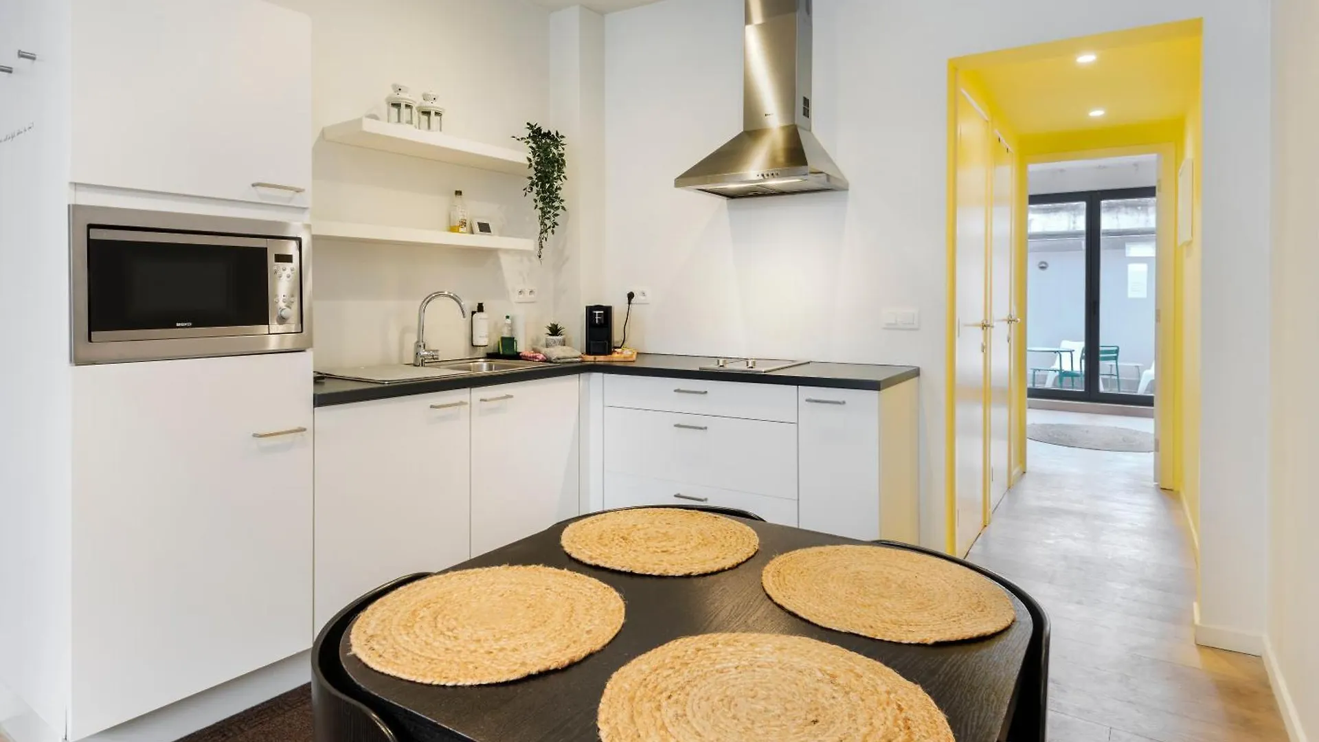 R73 Apartments By Domani Hotels Antverpy Aparthotel